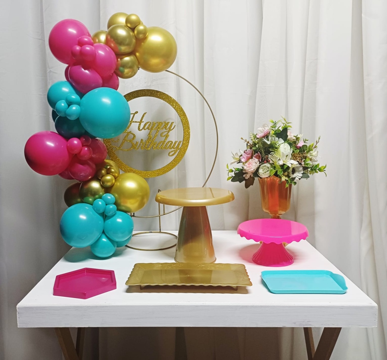 Happy Birthday Dourado - "Só Pra Um Bolinho" - Mesa Pronta, Só Festejar Plus - Pegue&Monte Graça Decor♡