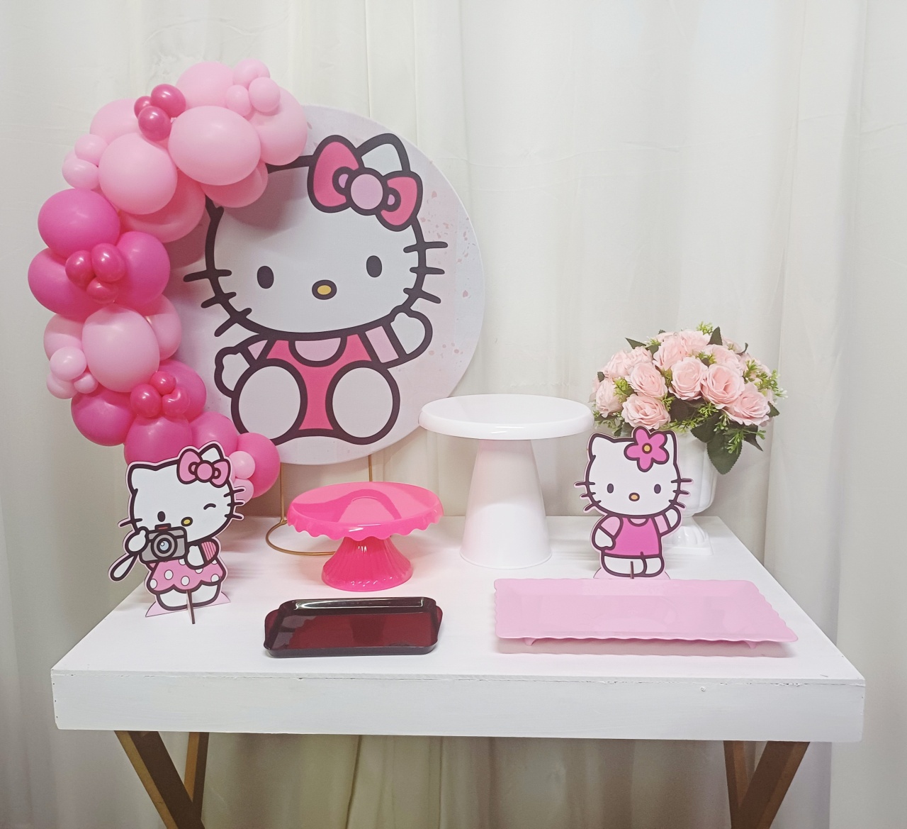 Hello Kitty - "Só Pra Um Bolinho" - Mesa Pronta, Só Festejar - Pegue&Monte Graça Decor♡
