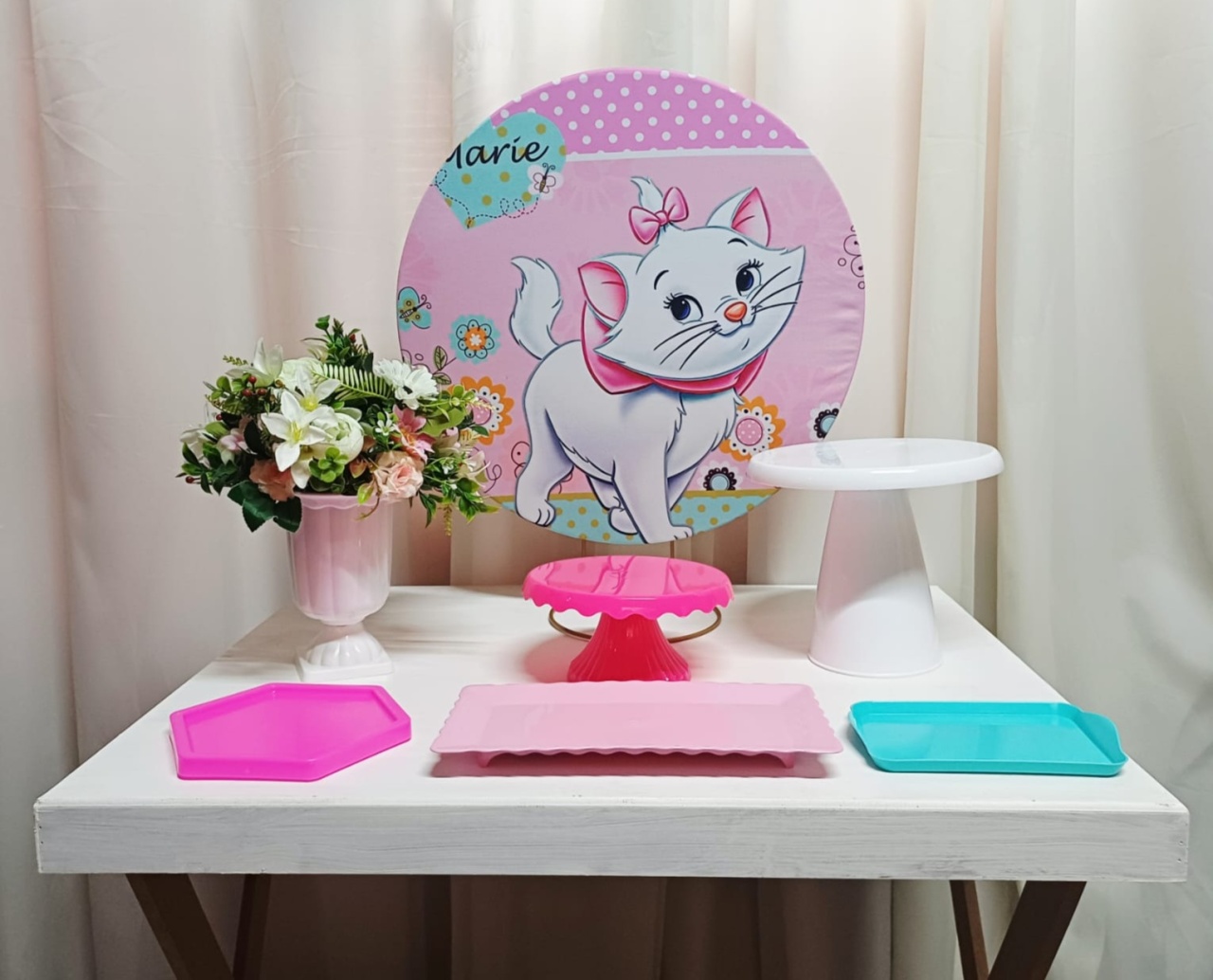 Gata Marie - "Só Pra Um Bolinho" - Mesa Pronta, Só Festejar - Pegue&Monte Graça Decor♡