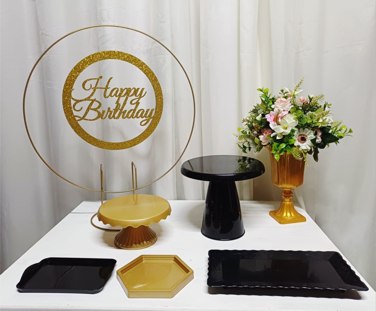 Happy Birthday Dourado 1 - "Só Pra Um Bolinho" - Sua Mesa, Seu Estilo - Pegue&Monte Graça Decor♡