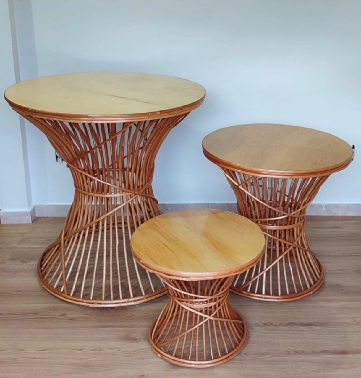 Trio de Mesa Aurora Vime - Roberta Locações 
