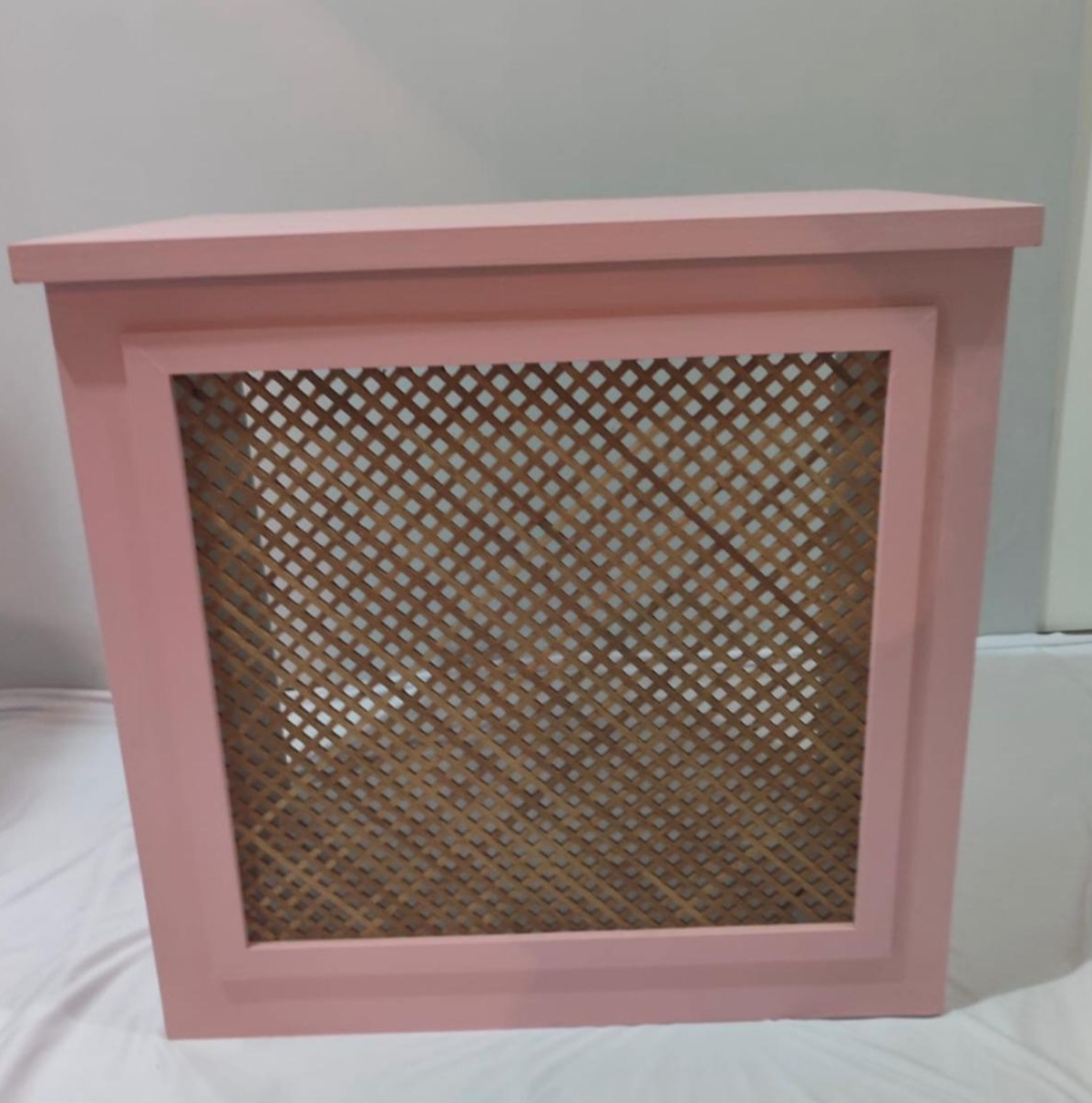 Balcão Rosa Treliça - Roberta Locações 