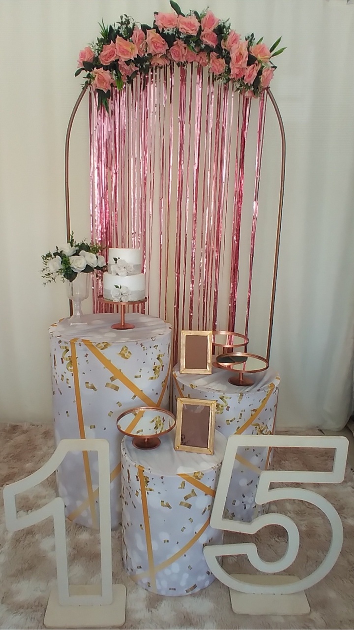 15 Anos Rosé Gold - Gisa Festas -Pegue e Monte