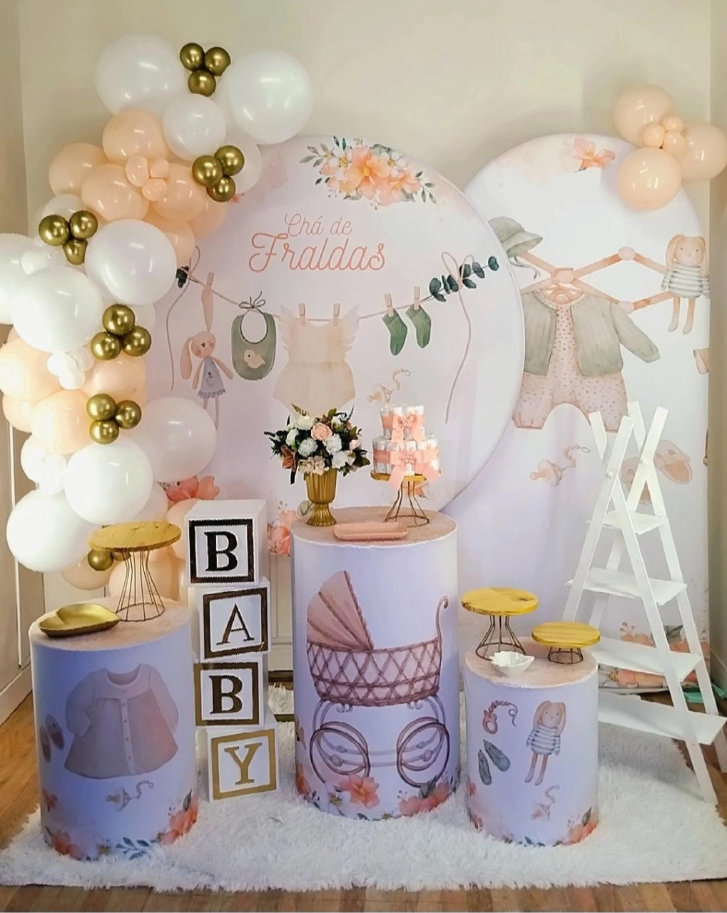 Chá de Fraldas Flor Salmão  - Leilan Festas 