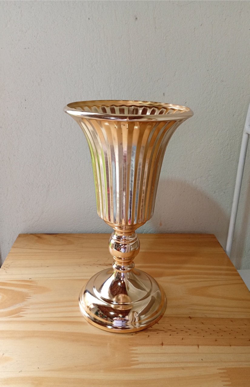 Vaso Dourado M - Fulô Decor 