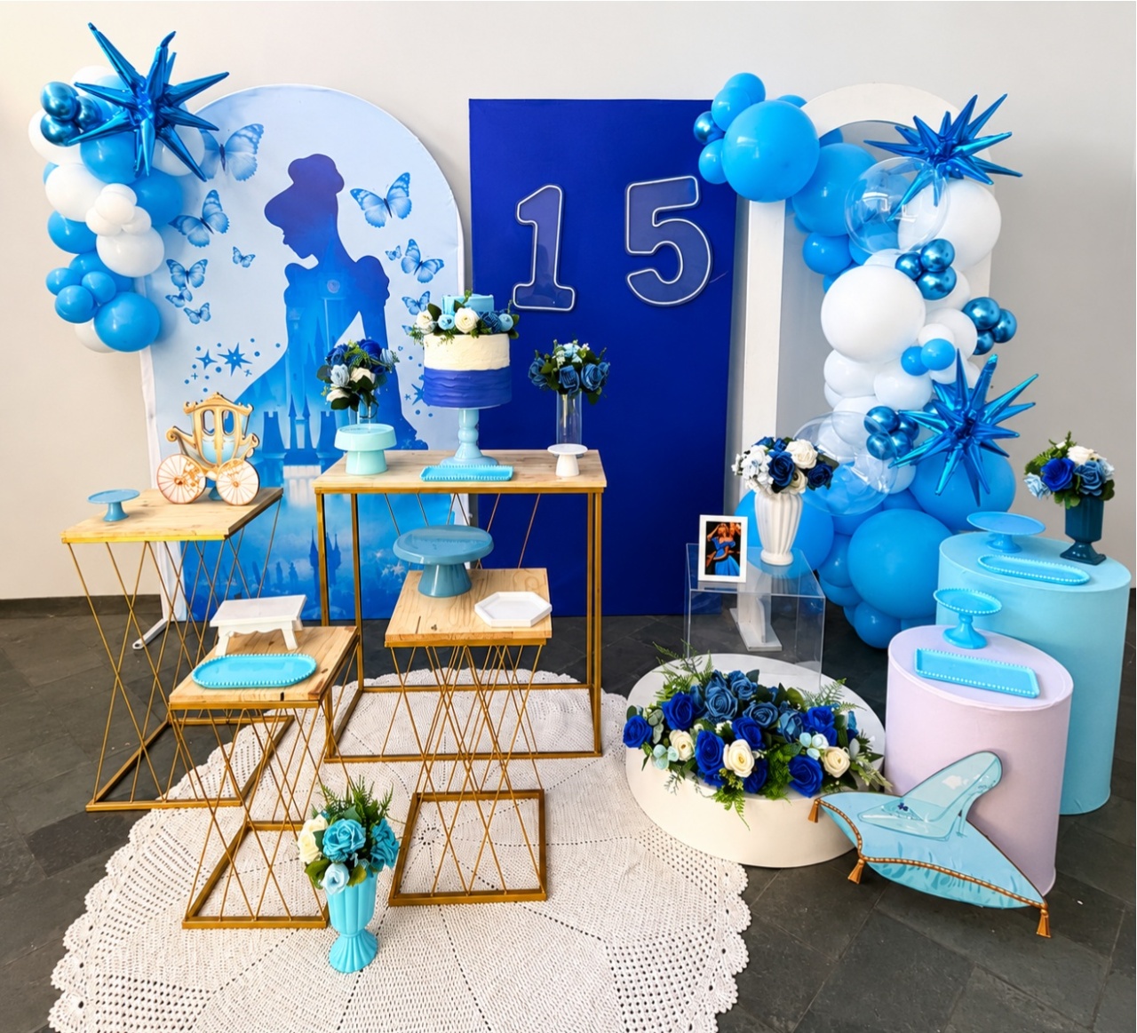 Composiçao Cinderela 15 Anos - laladecor