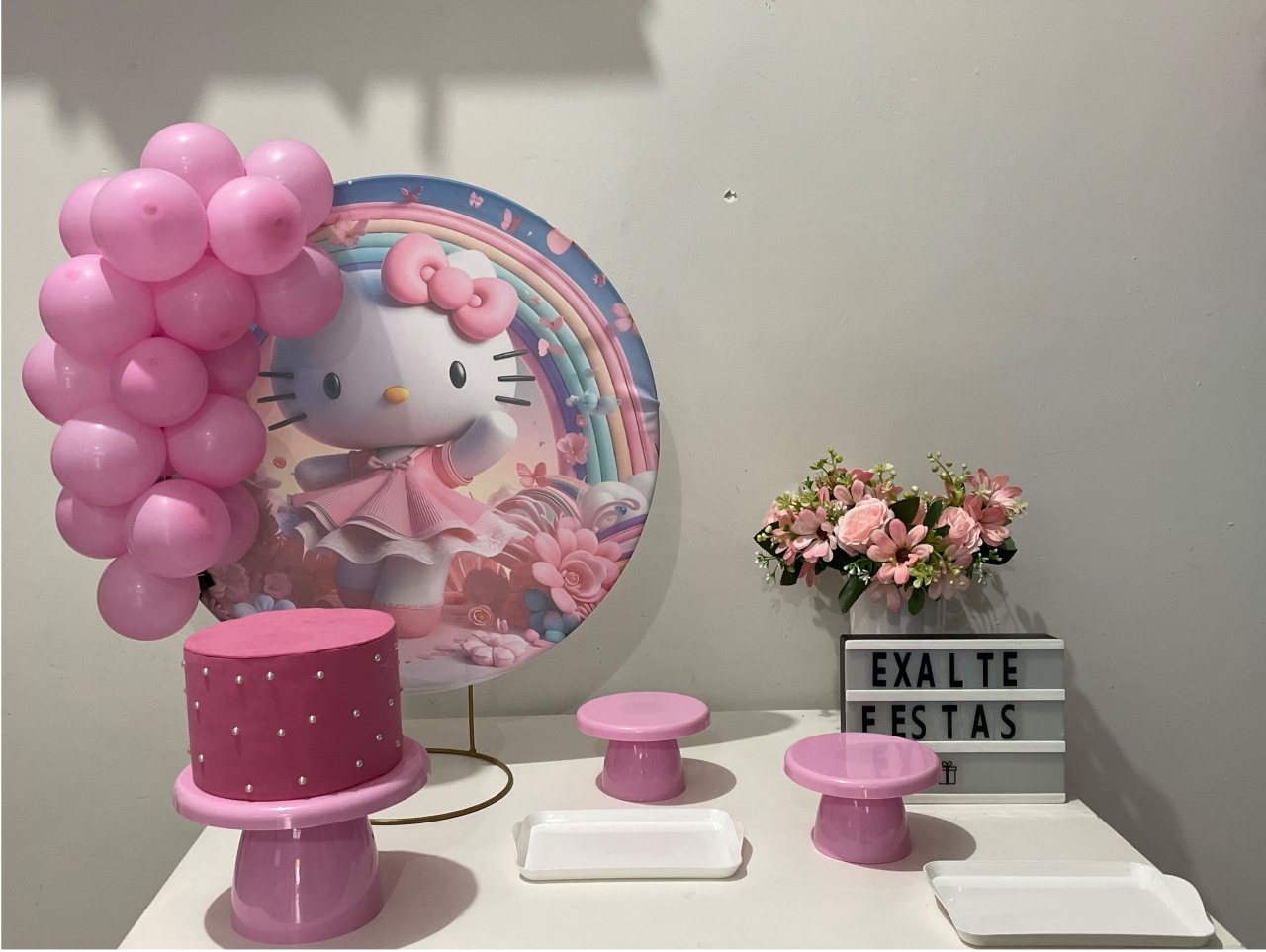 Festa Na Mesa - Hello Kitty Com Vestido - EXALTE FESTAS