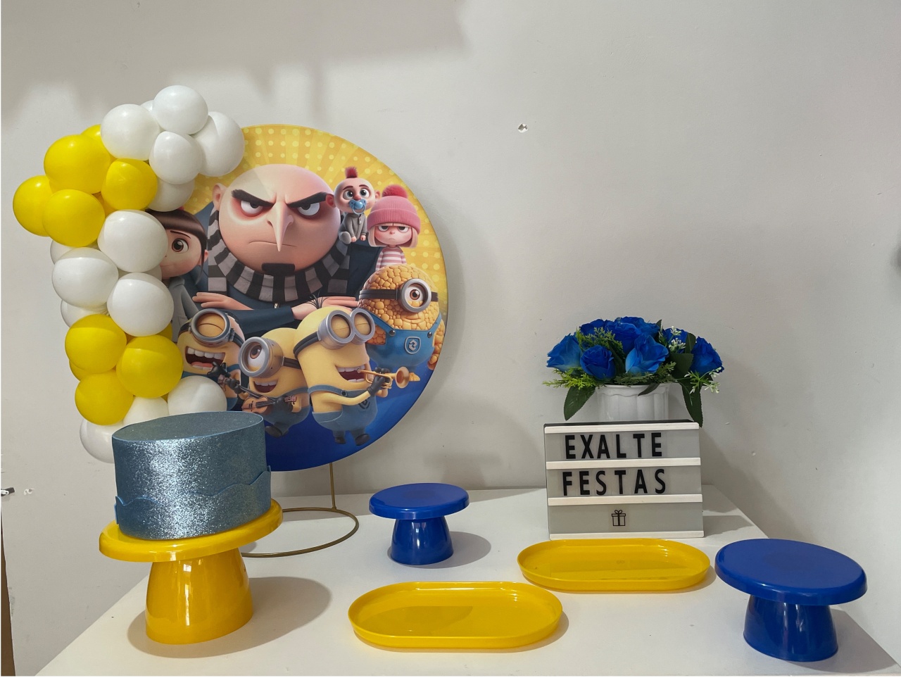 Festa Na Mesa - Minions - EXALTE FESTAS