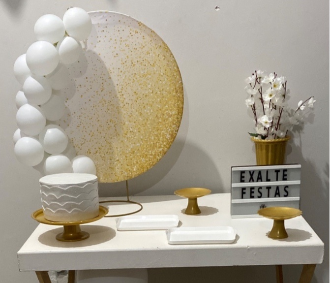 Festa Na Mesa - Branco Com Dourado - EXALTE FESTAS