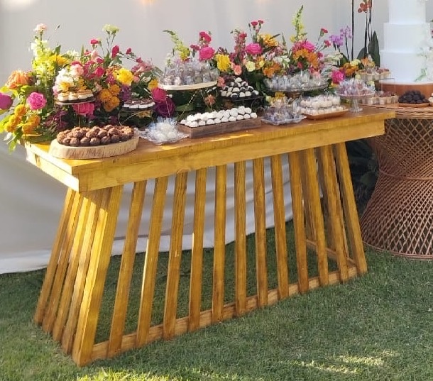 Mesa Rústica Desmontável Ripada Saia - Decore Locações