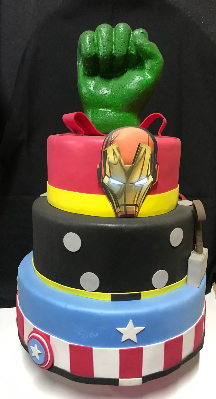 Bolo Vingadores  - JMEVENTOS