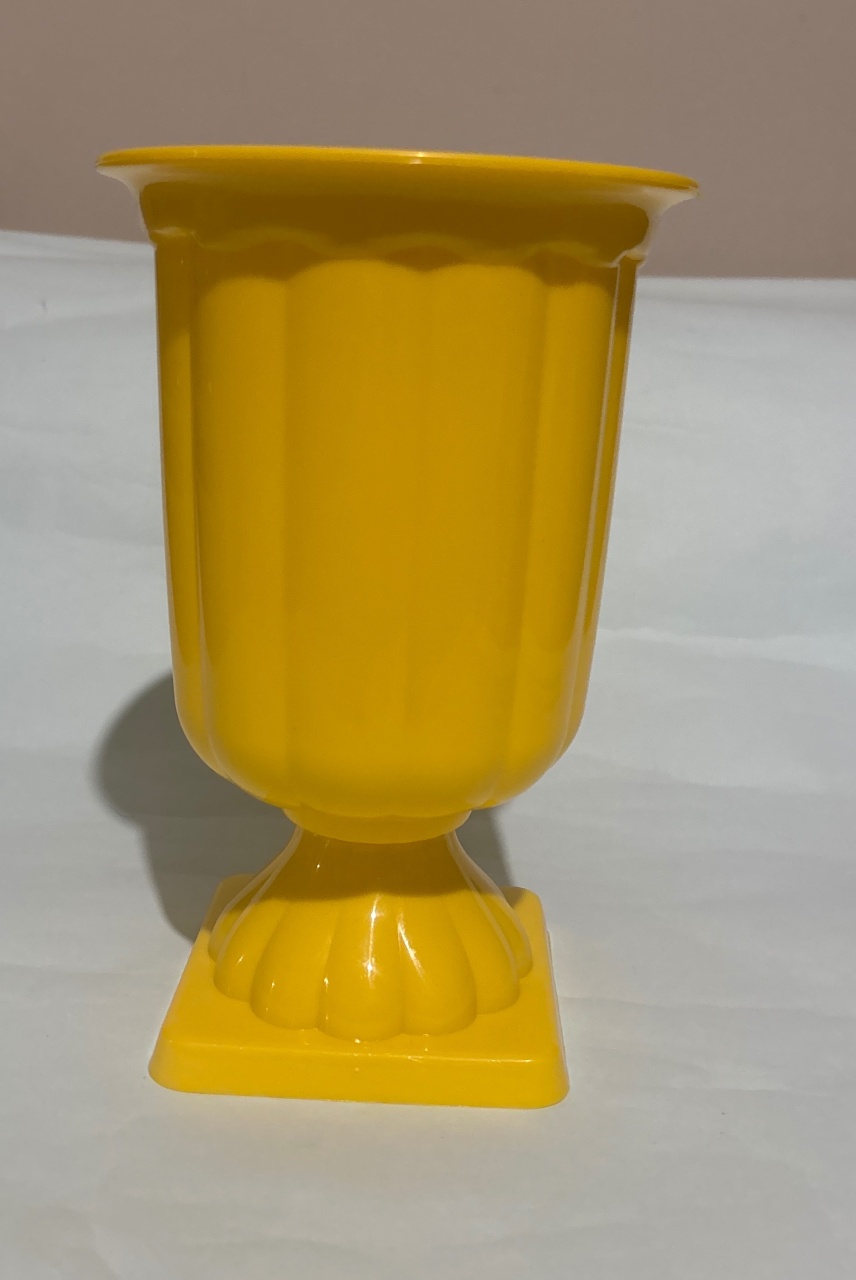 Vaso de Mesa Amarelo C/Arranjo  - A casa do pegue e monte 