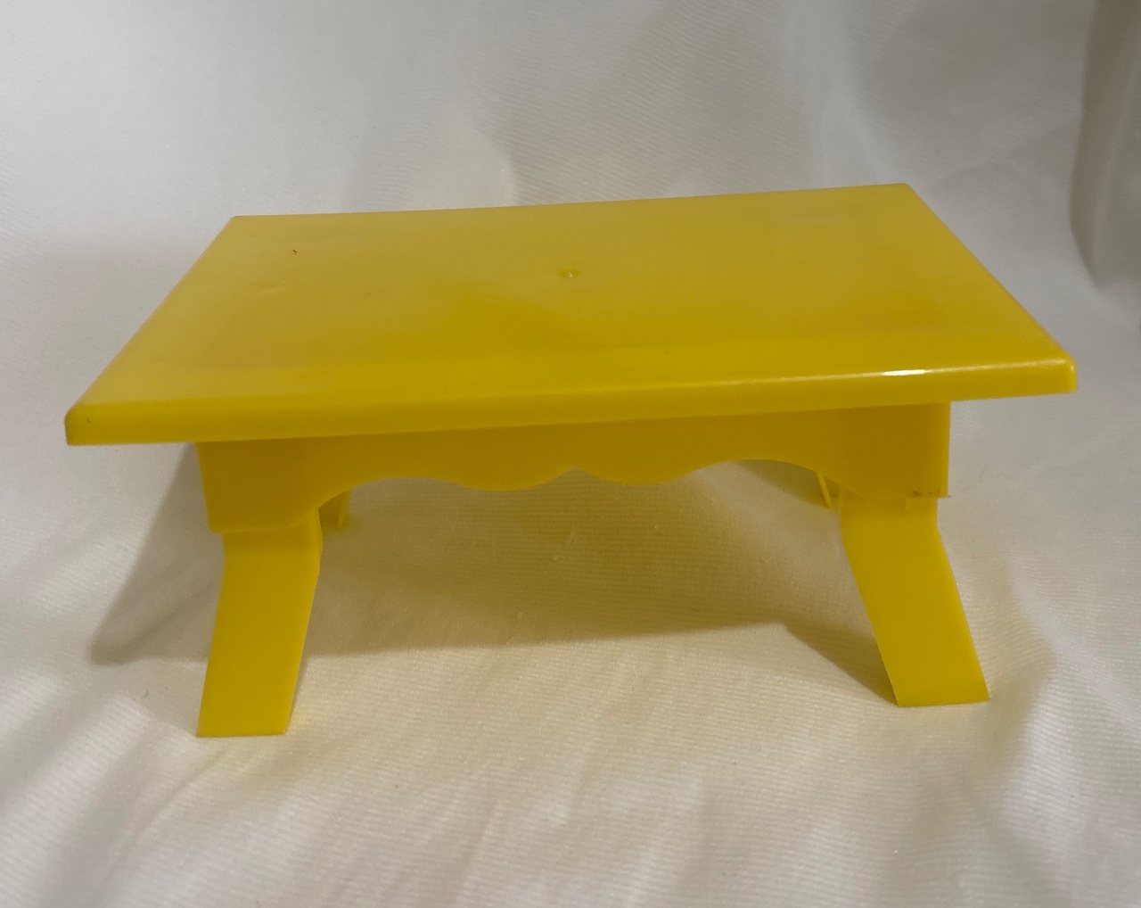 Porta Doce Amarelo Mini Mesinha - A casa do pegue e monte 