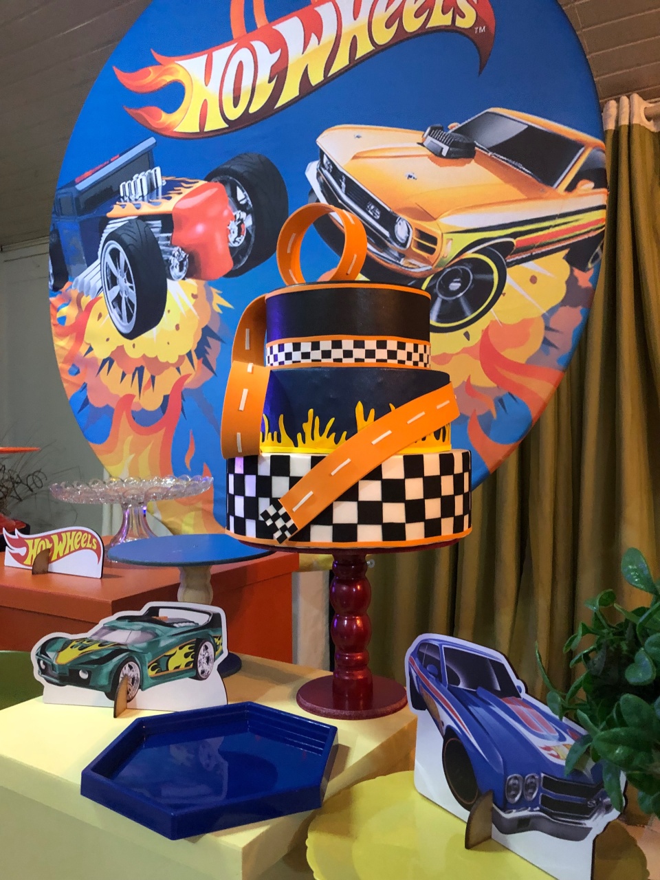 Kit Hot Wheels  - A casa do pegue e monte 