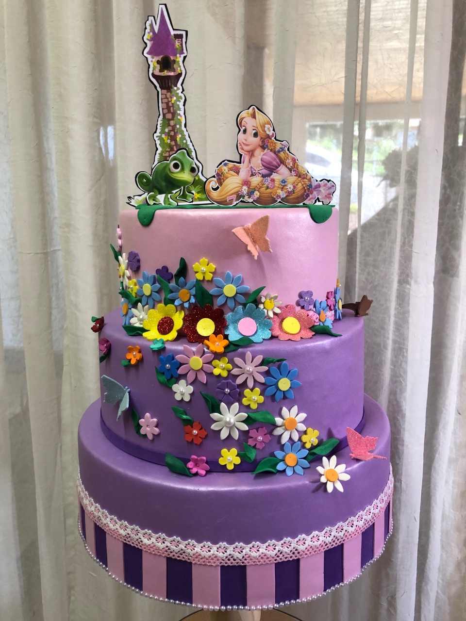 Bolo Fake Enrolados  / Rapunzel - A casa do pegue e monte 