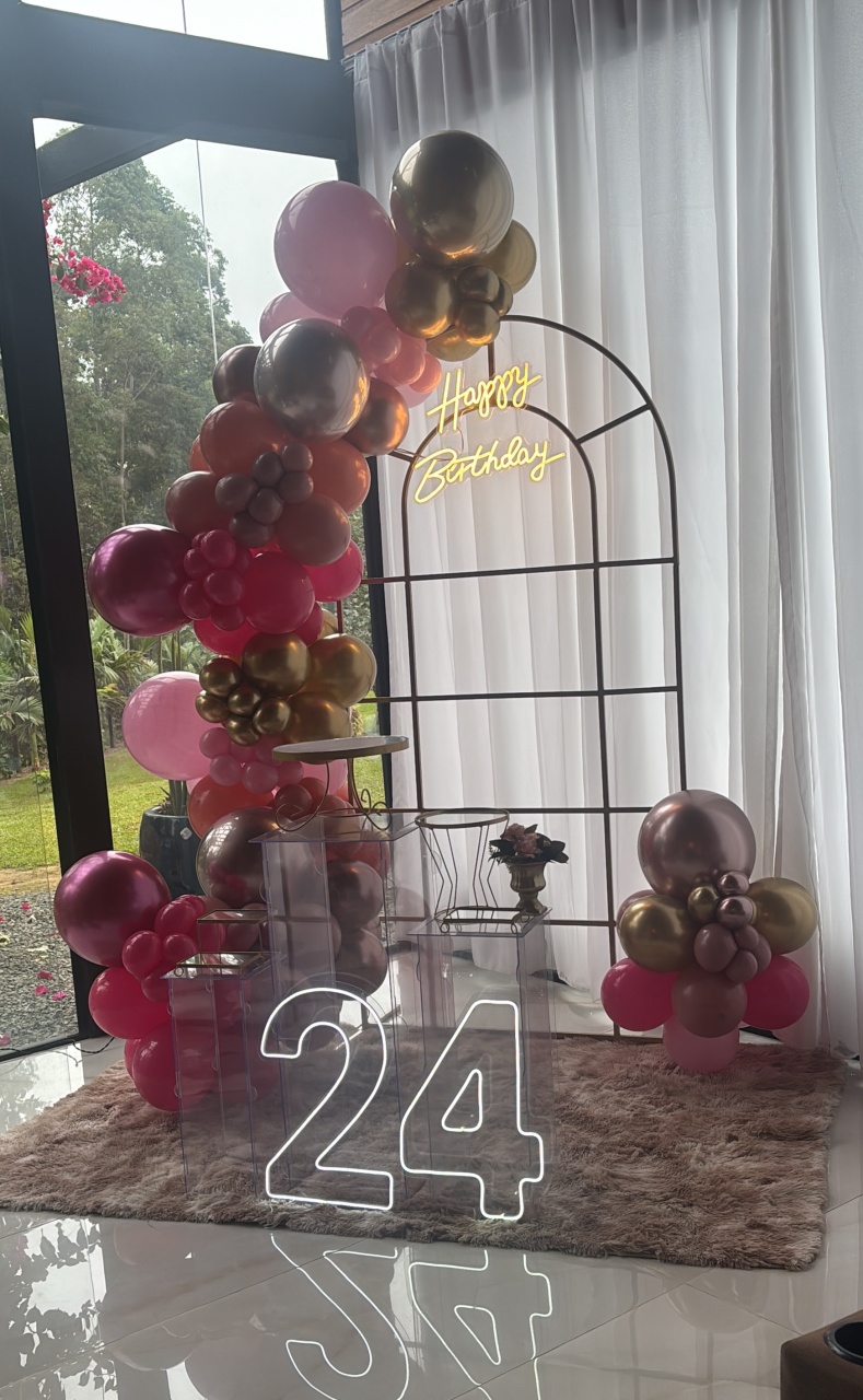Aniversário 💖 💖 - A casa do pegue e monte 