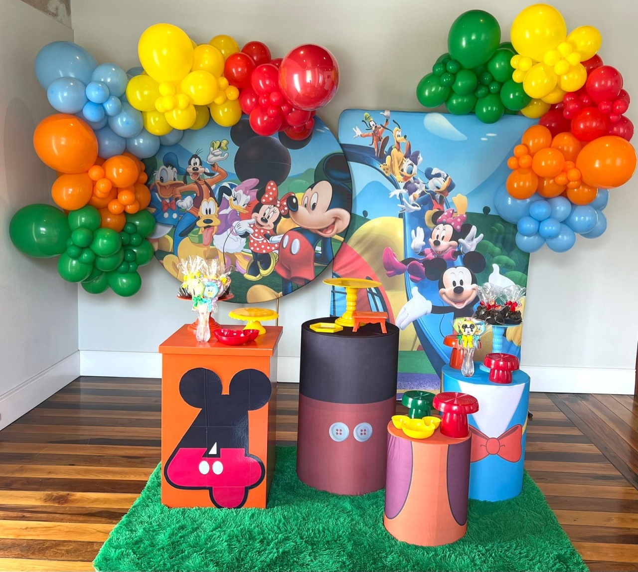 Minnie  E Mickey  - A casa do pegue e monte 