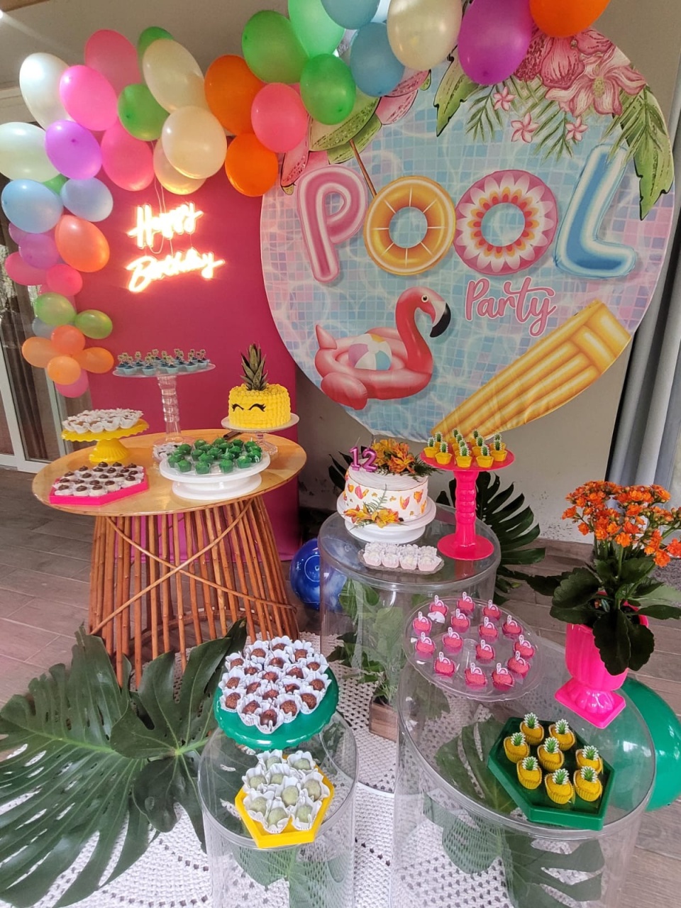 Pool Party  - A casa do pegue e monte 