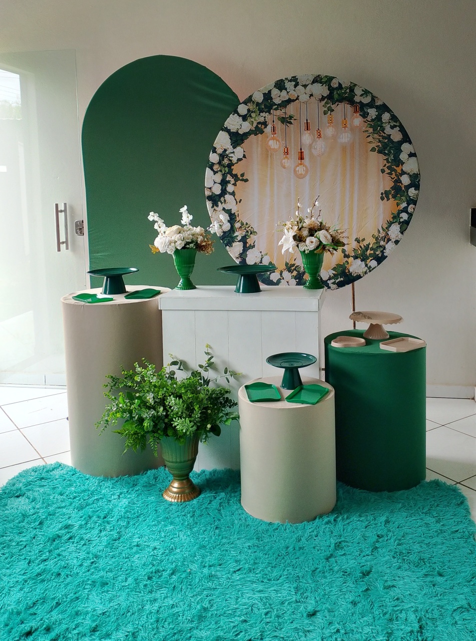 Kit Adulto Rosas Brancas E Verde Ouro  - Lana Festas 