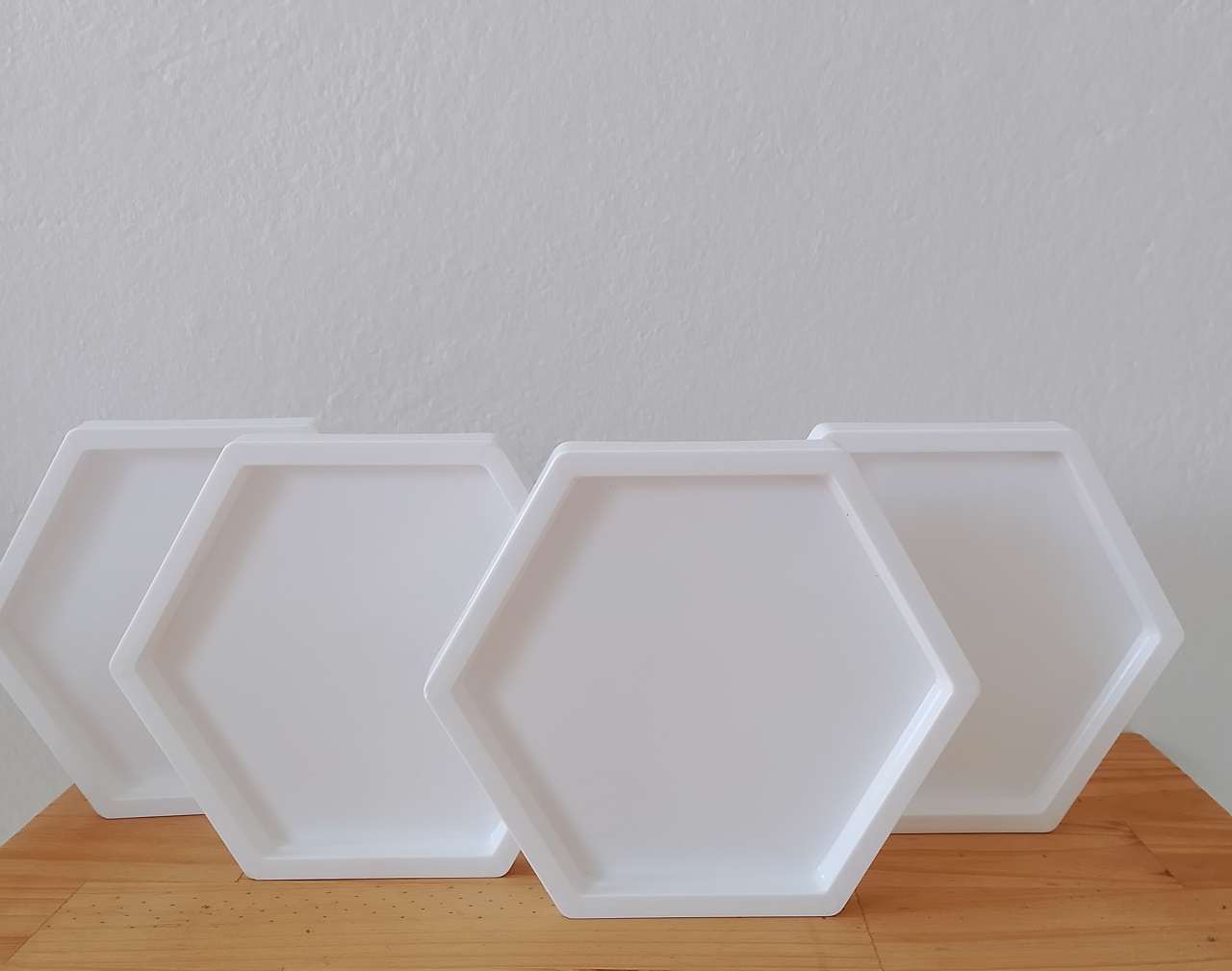 Bandeja Baixa Branca Hexagonal  - Lana Festas 