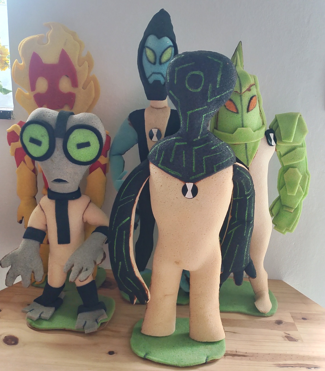 Kit 5 Bonecos Aliens Ben 10  - Lana Festas 