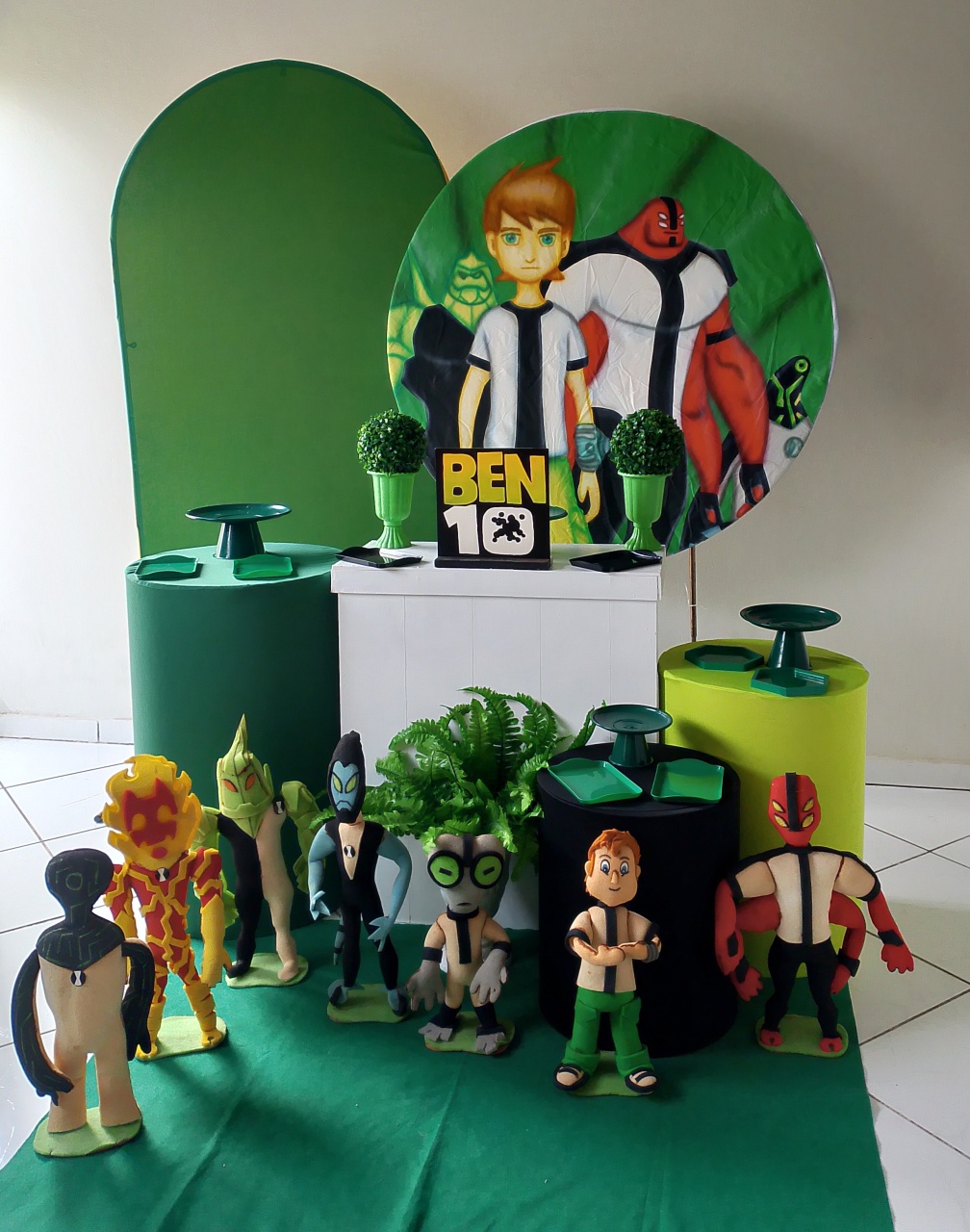 Kit Ben 10 Ouro  - Lana Festas 