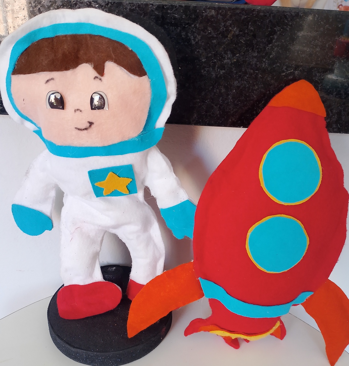 Kit 2 Pelúcias Astronauta 1 - Lana Festas 