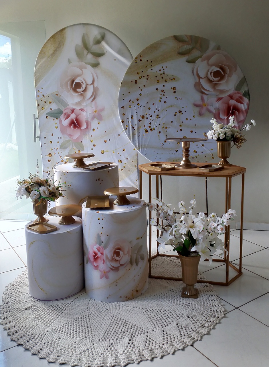 Kit Adulto Rosas Com Dourado Ouro - Lana Festas 