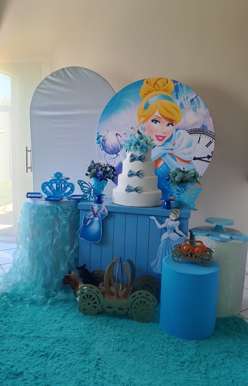 Kit Cinderela Ouro - Lana Festas 