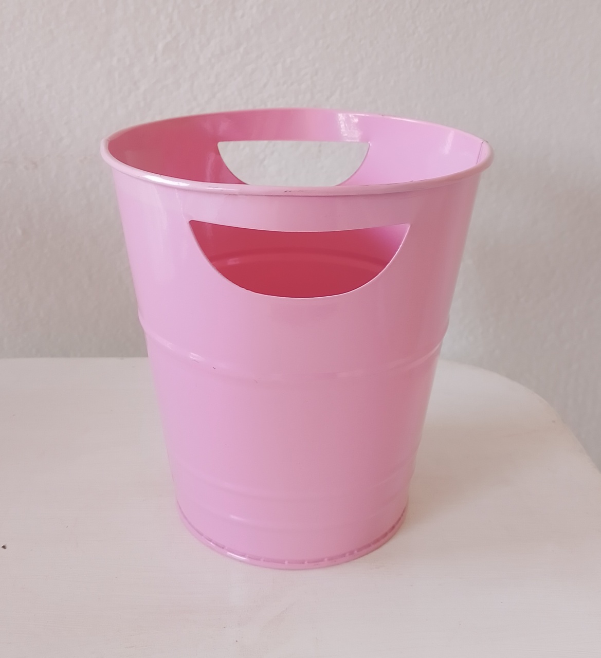 Vaso de Metal Rosa Com Alça  - Lana Festas 