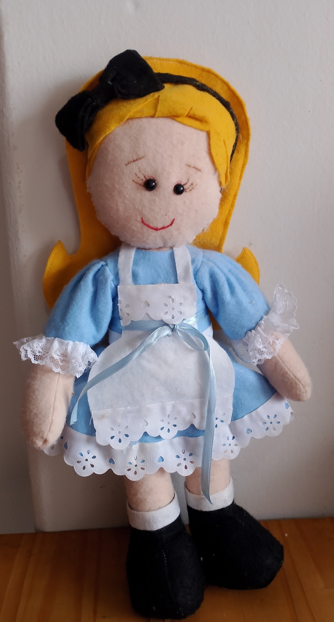 Pelúcia Alice  - Lana Festas 