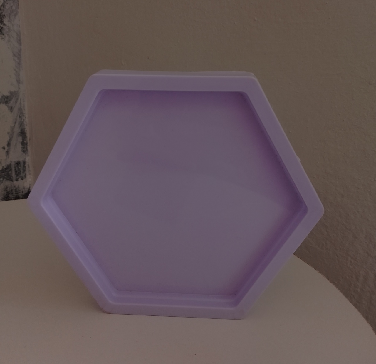 Bandeja Baixa Lilás Hexagonal  - Lana Festas 