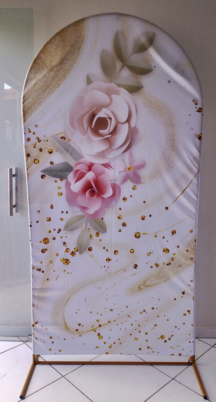 Capa Painel Romano Rosas Com Dourado  - Lana Festas 