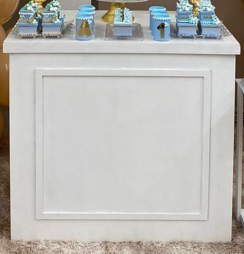 Mesa Branca Boiserie - Amanda Rocha de Azevedo
