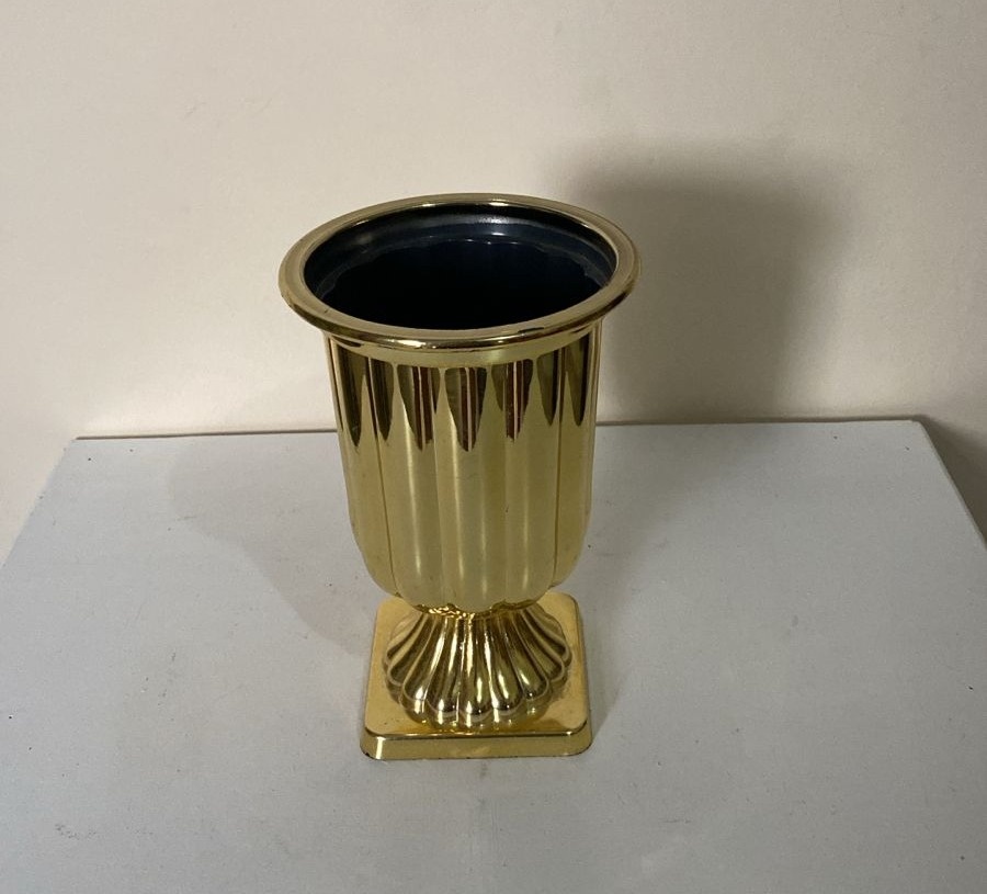 Vaso Grego Dourado Metálico  - Amanda Rocha de Azevedo