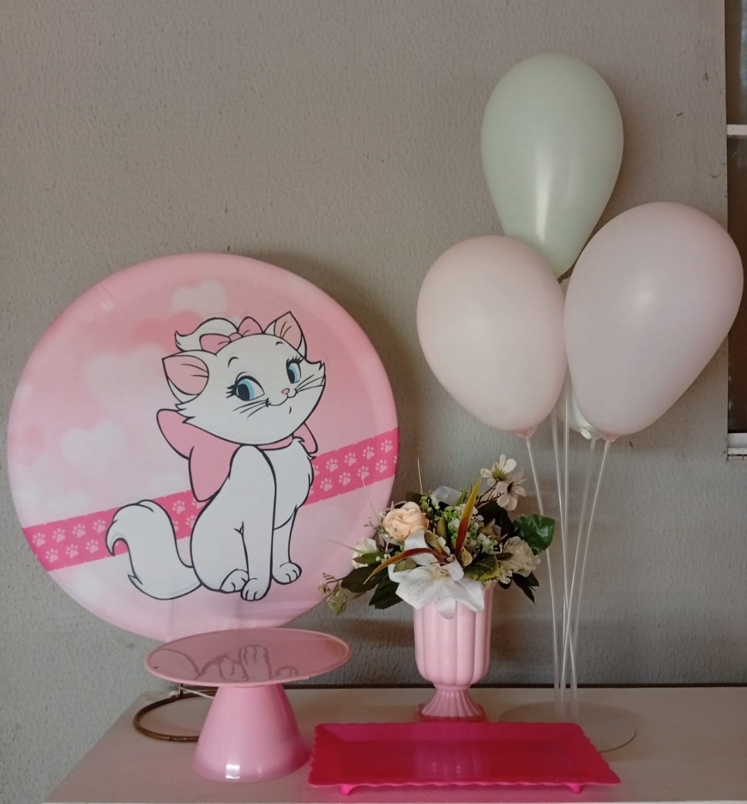 Kit Mesa Gatinha Marie - Vitoria locações 