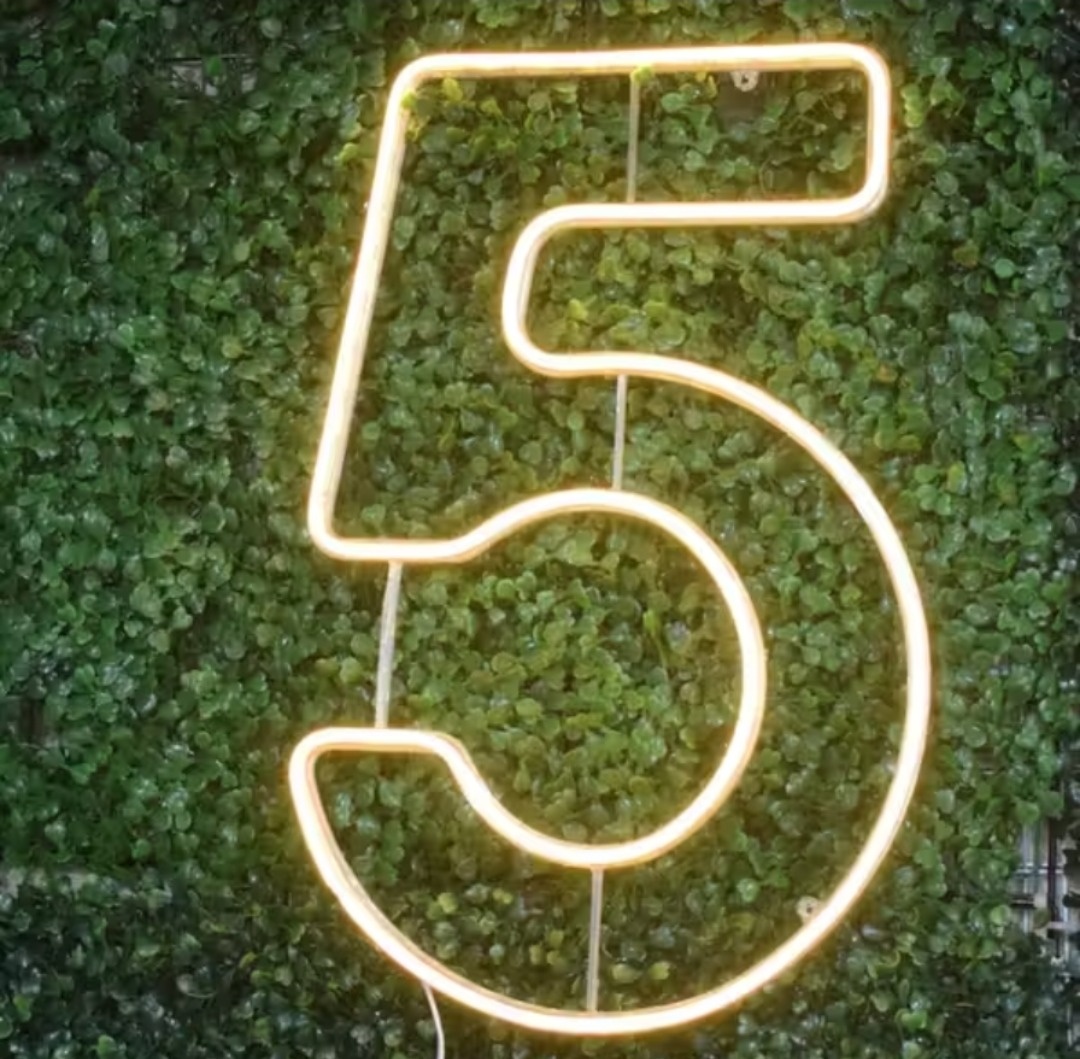Led 5 - Vitoria locações 