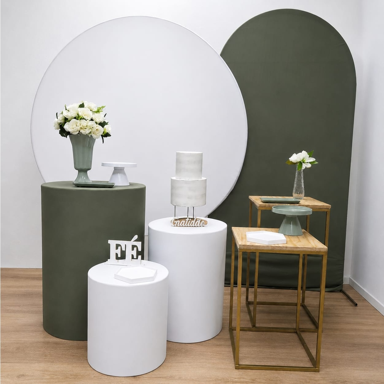 Decoração Verde Com Branco - JPeventospeguemontee