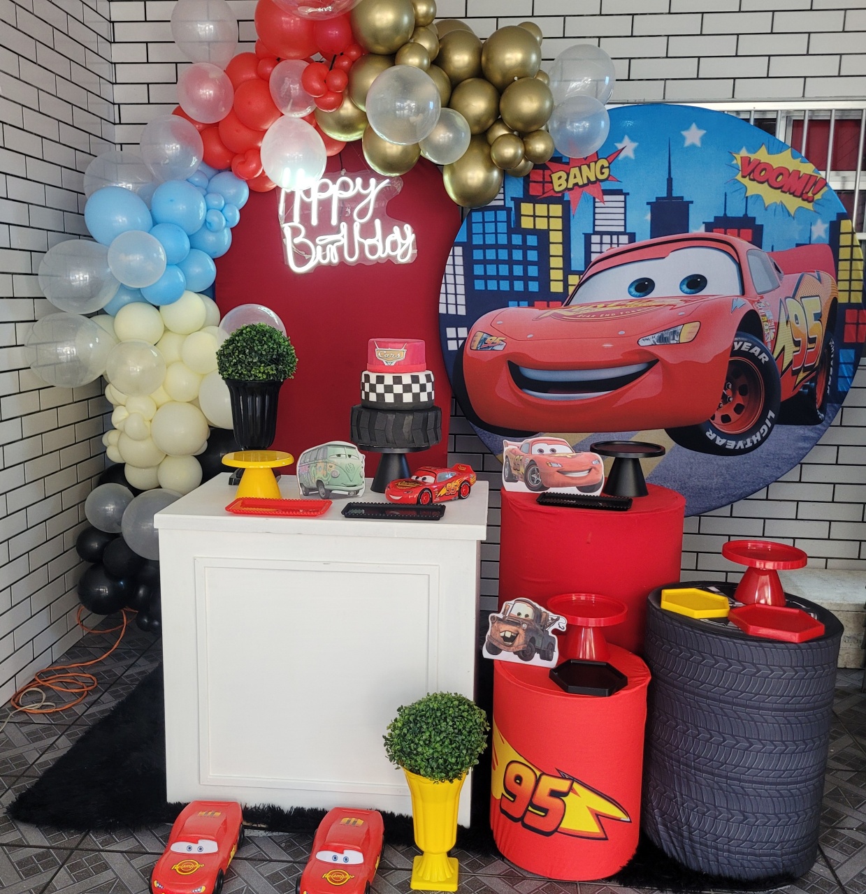 Decoração Carros (Com Bexigas) - JPeventospeguemontee