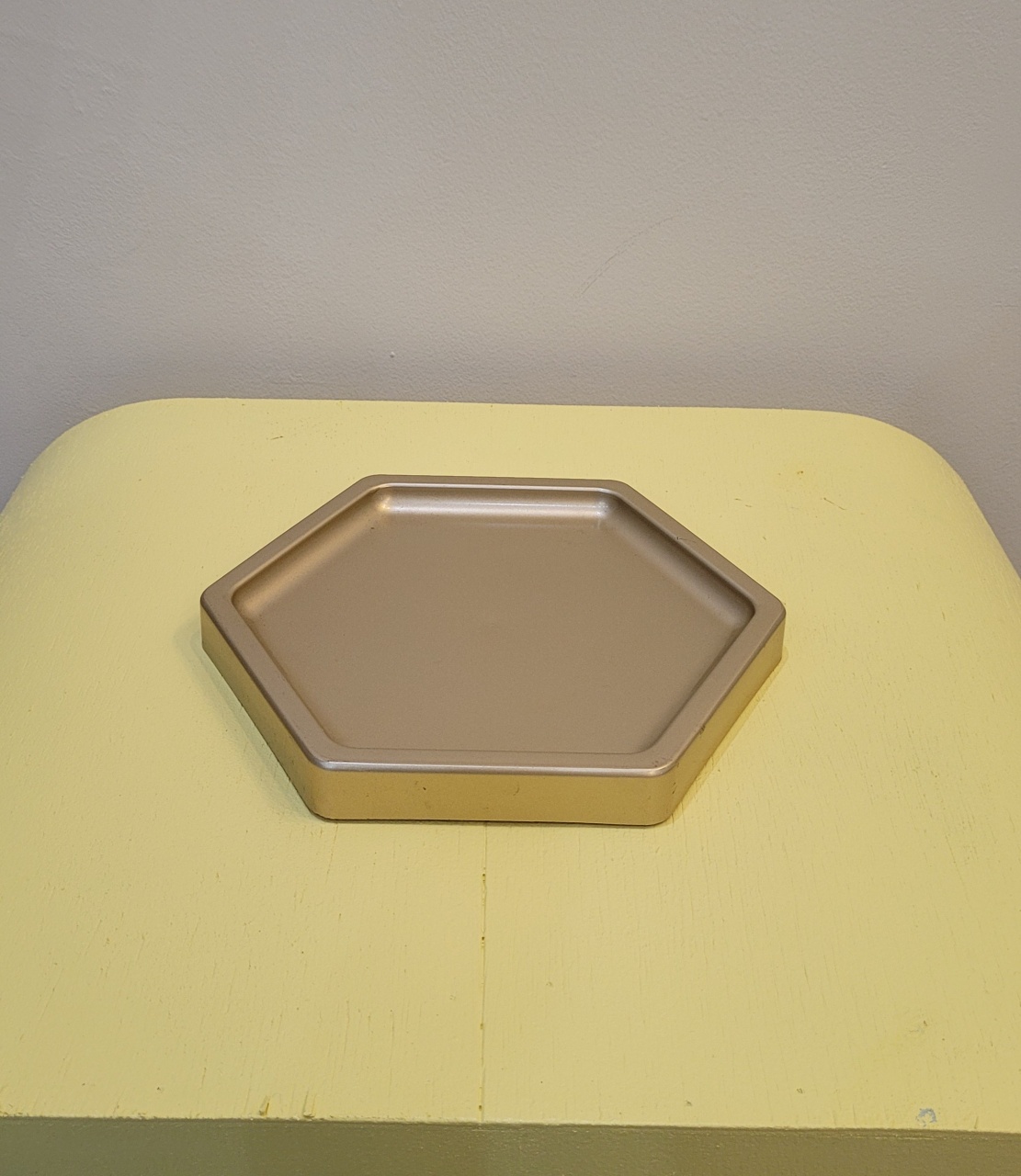 Bandeja Abs Sextavada Premium M - Dourado - Sonhare Pocket