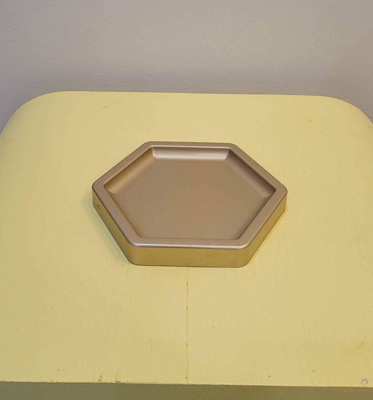 Bandeja Abs Sextavada Premium P - Dourado - Sonhare Pocket