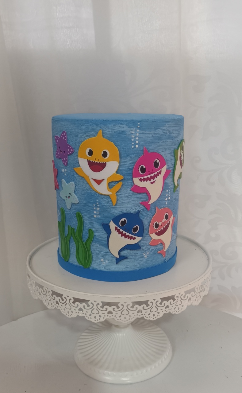 Bolo Fake I  -  Baby Shark  - CRIS FEST DECOR - PEGUE E MONTE