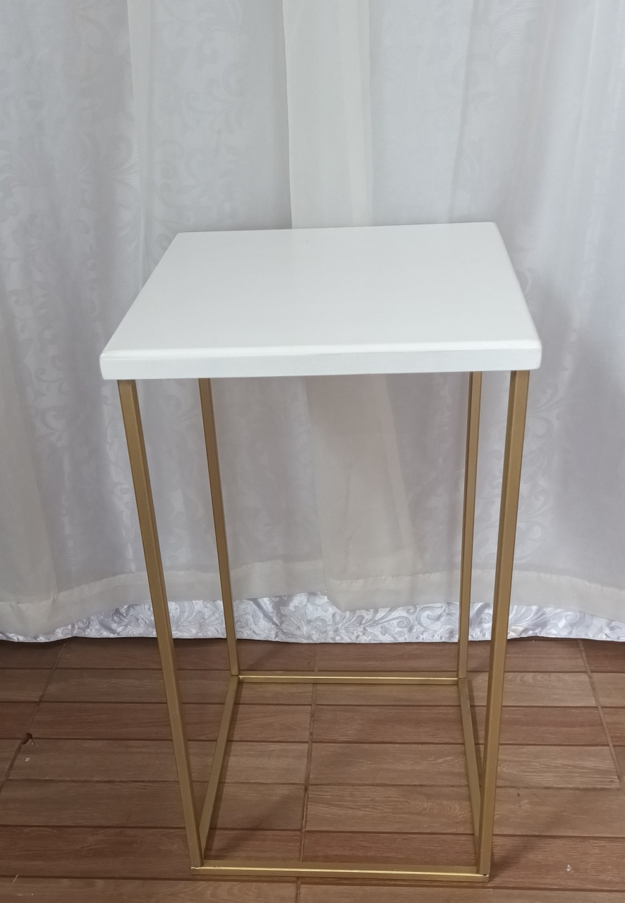  Mesa de Ferro Desmontavel Dourado Com Tampo Branco - G - CRIS FEST DECOR - PEGUE E MONTE