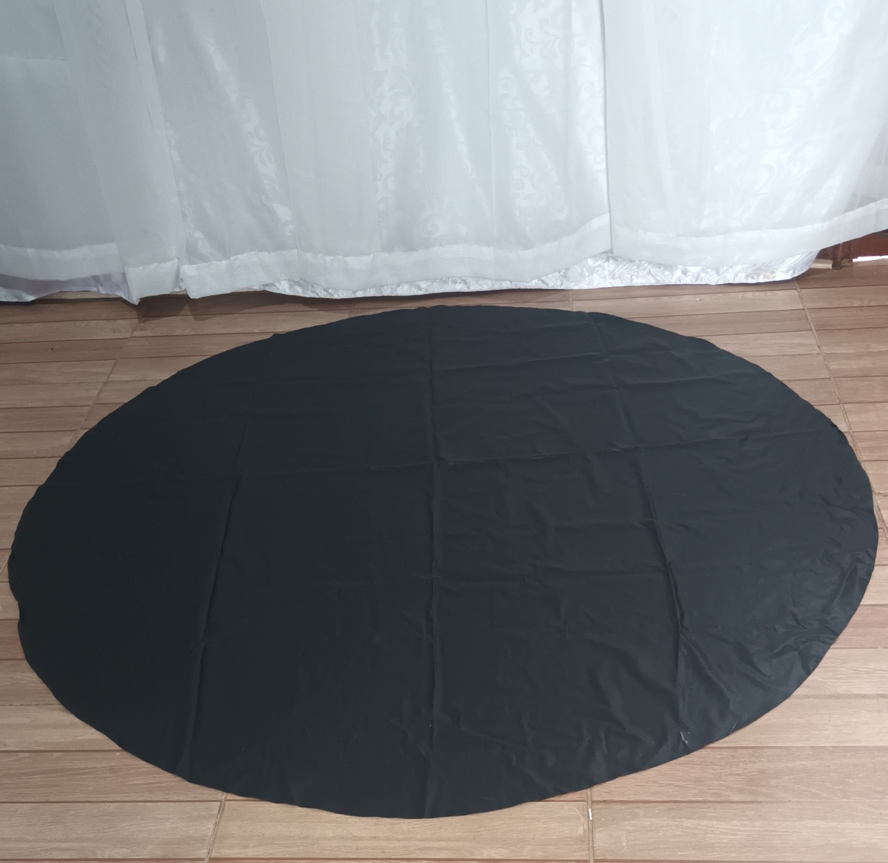 Tapete Redondo Preto 1,30Cm - CRIS FEST DECOR - PEGUE E MONTE