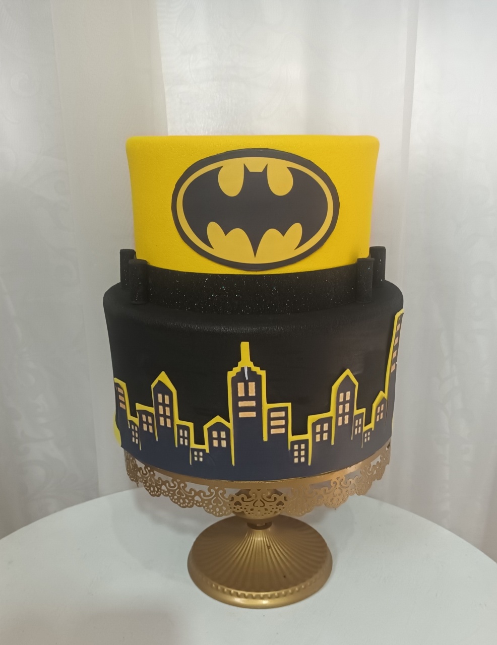 Bolo Fake Ii - Batman  - CRIS FEST DECOR - PEGUE E MONTE
