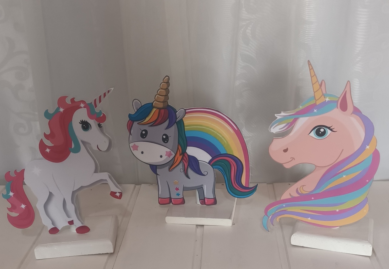 Display de Mesa - Tema: Unicórnio - CRIS FEST DECOR - PEGUE E MONTE