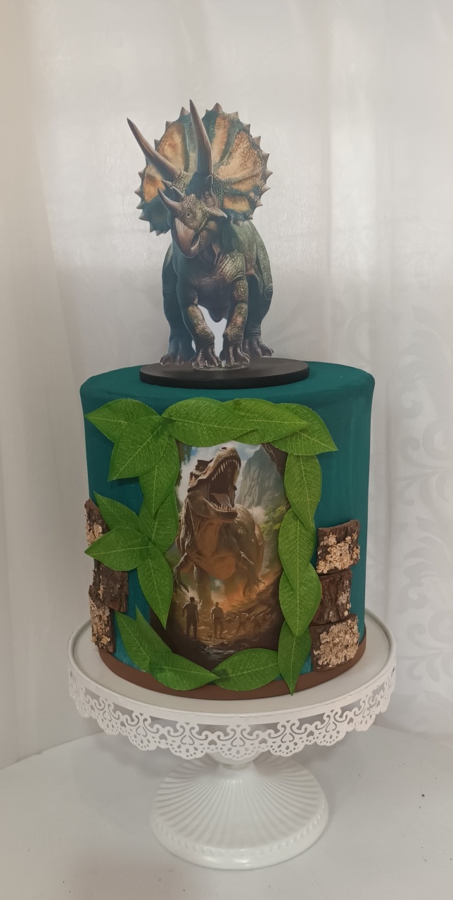 Bolo Fake I  -  Dinossauro  - CRIS FEST DECOR - PEGUE E MONTE