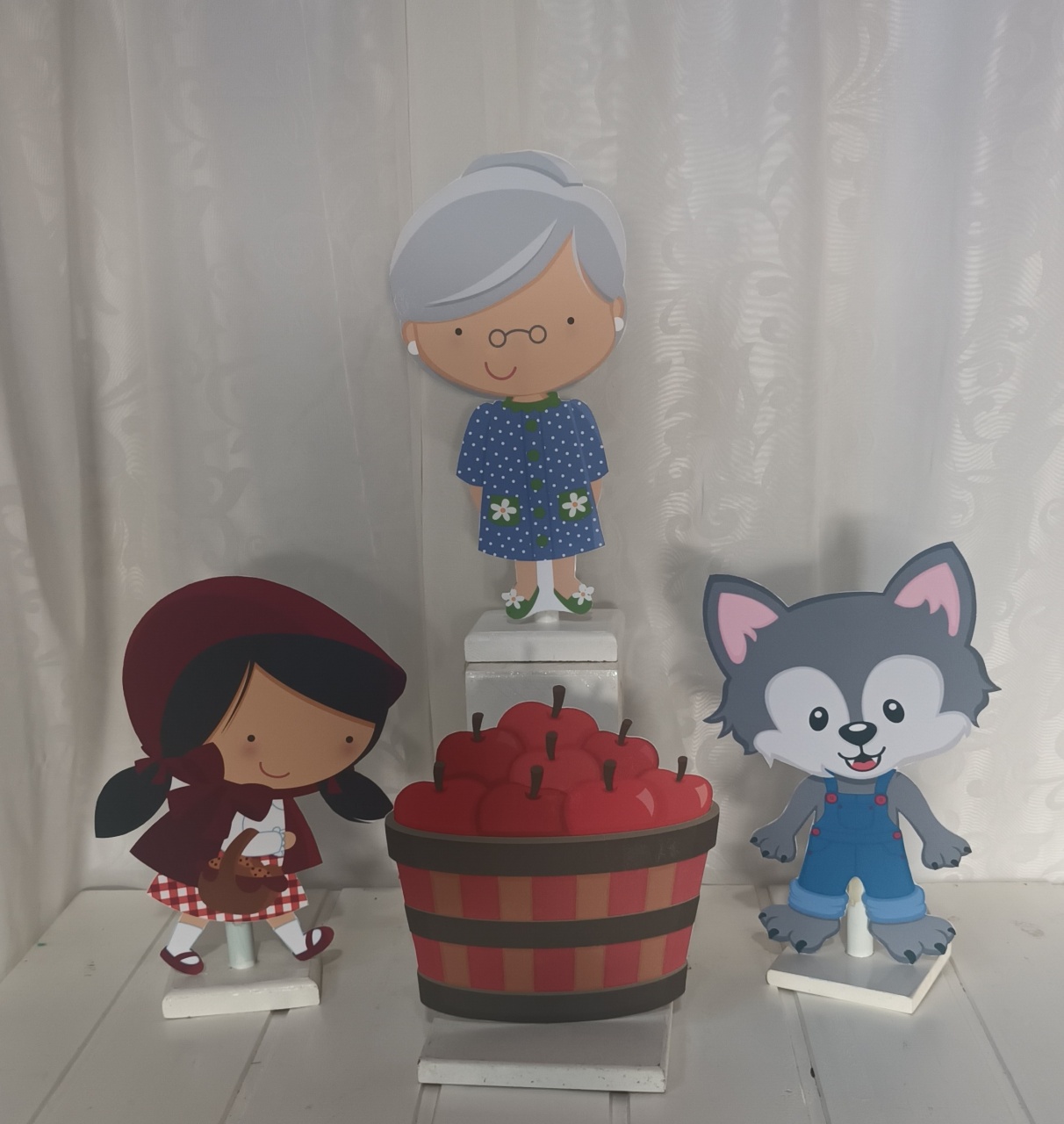 Display de Mesa - Tema: Chapeuzinho Vermelho - CRIS FEST DECOR - PEGUE E MONTE