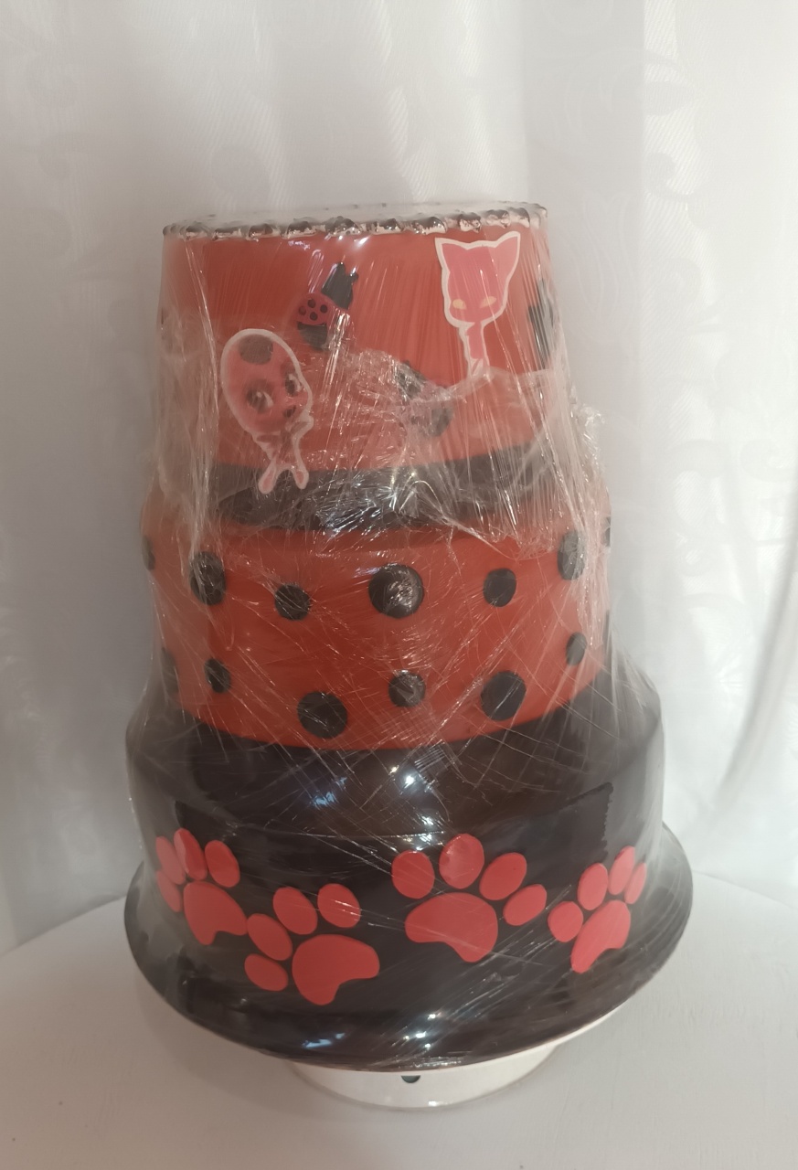Bolo Fake Ii  - Lady Bug - CRIS FEST DECOR - PEGUE E MONTE