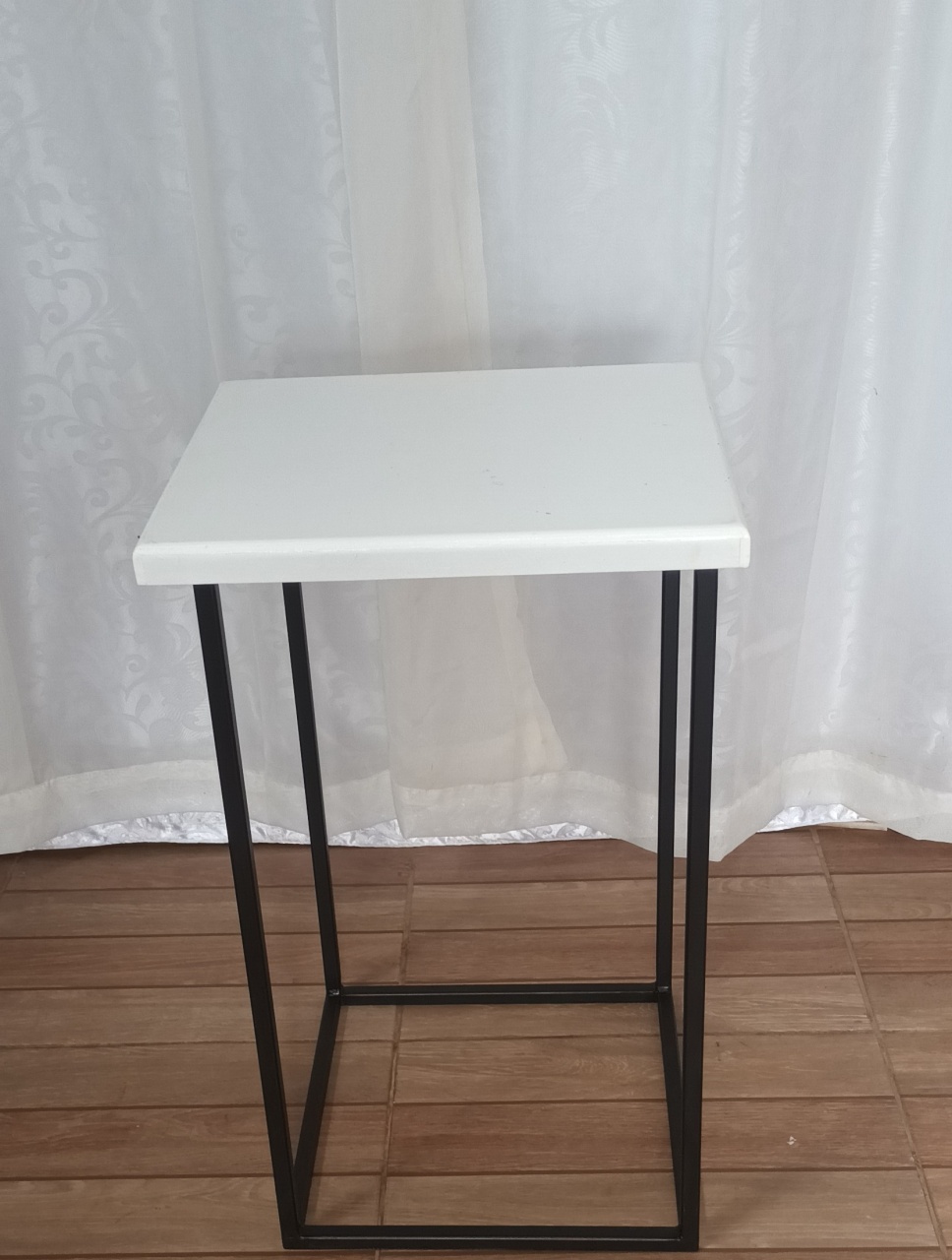  Mesa de Ferro Preto Com Tampo Branco - M - CRIS FEST DECOR - PEGUE E MONTE